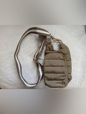 NWT WanderFull Bottle bag